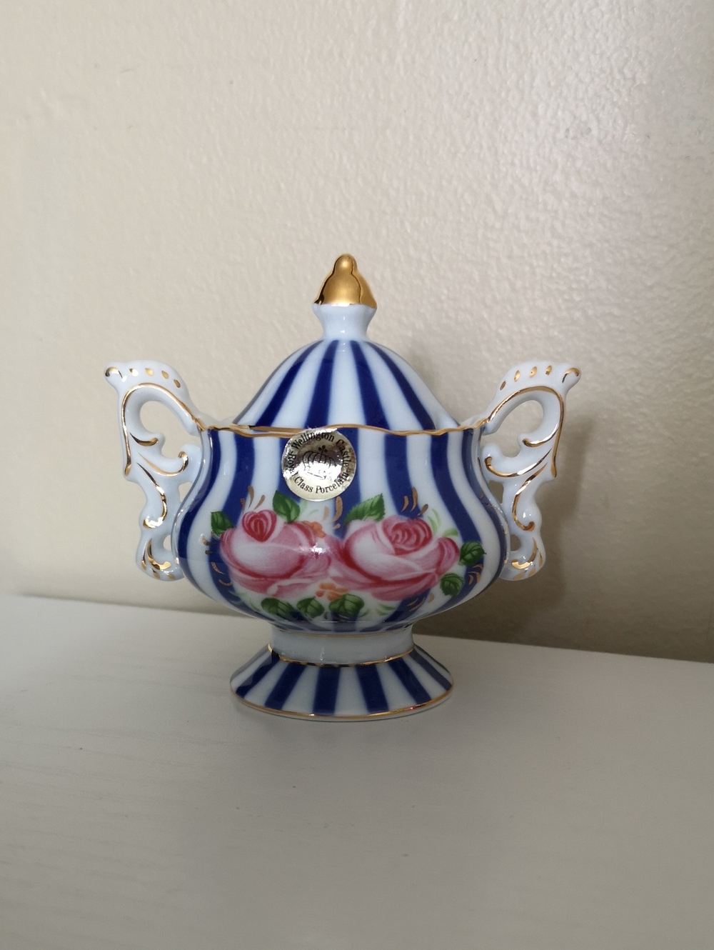 Charming Wellington Castle Royal Class Porcelain Sugar Bowl w Lid Pink Rose Blue